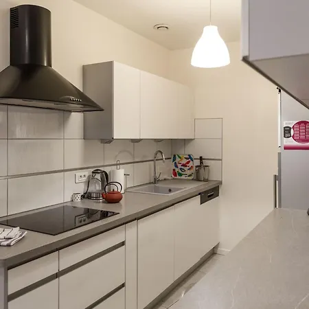 Mit Zwei Garagenstellplaetzen By Interhome Apartament