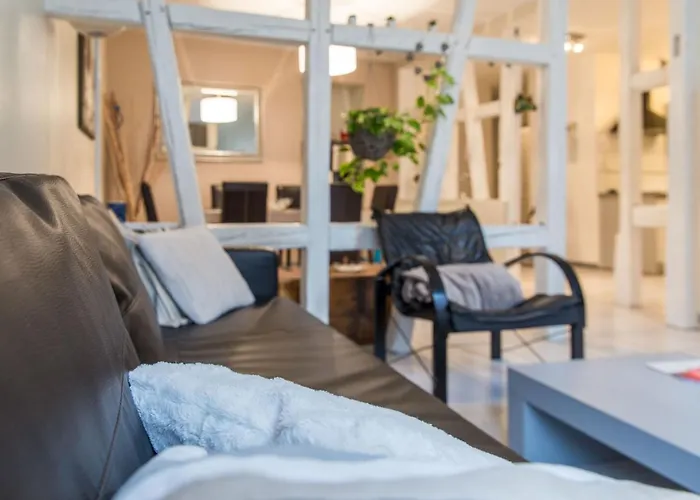 Mit Zwei Garagenstellplaetzen By Interhome