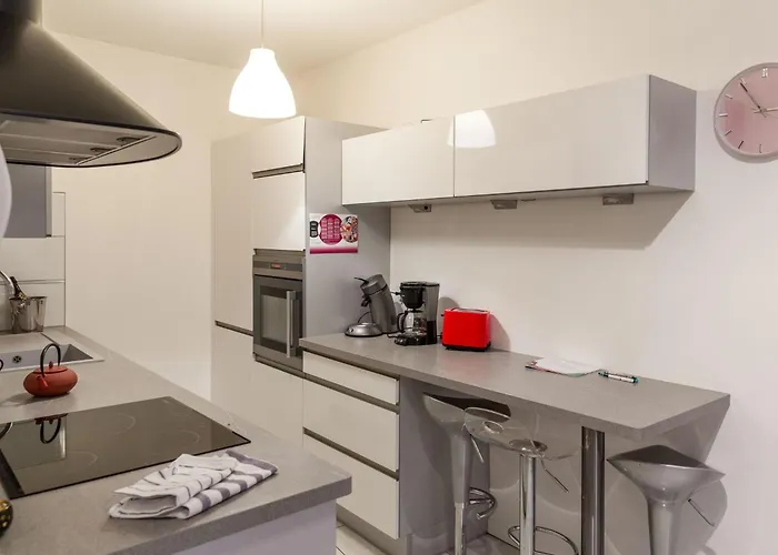 Mit Zwei Garagenstellplaetzen By Interhome Colmar